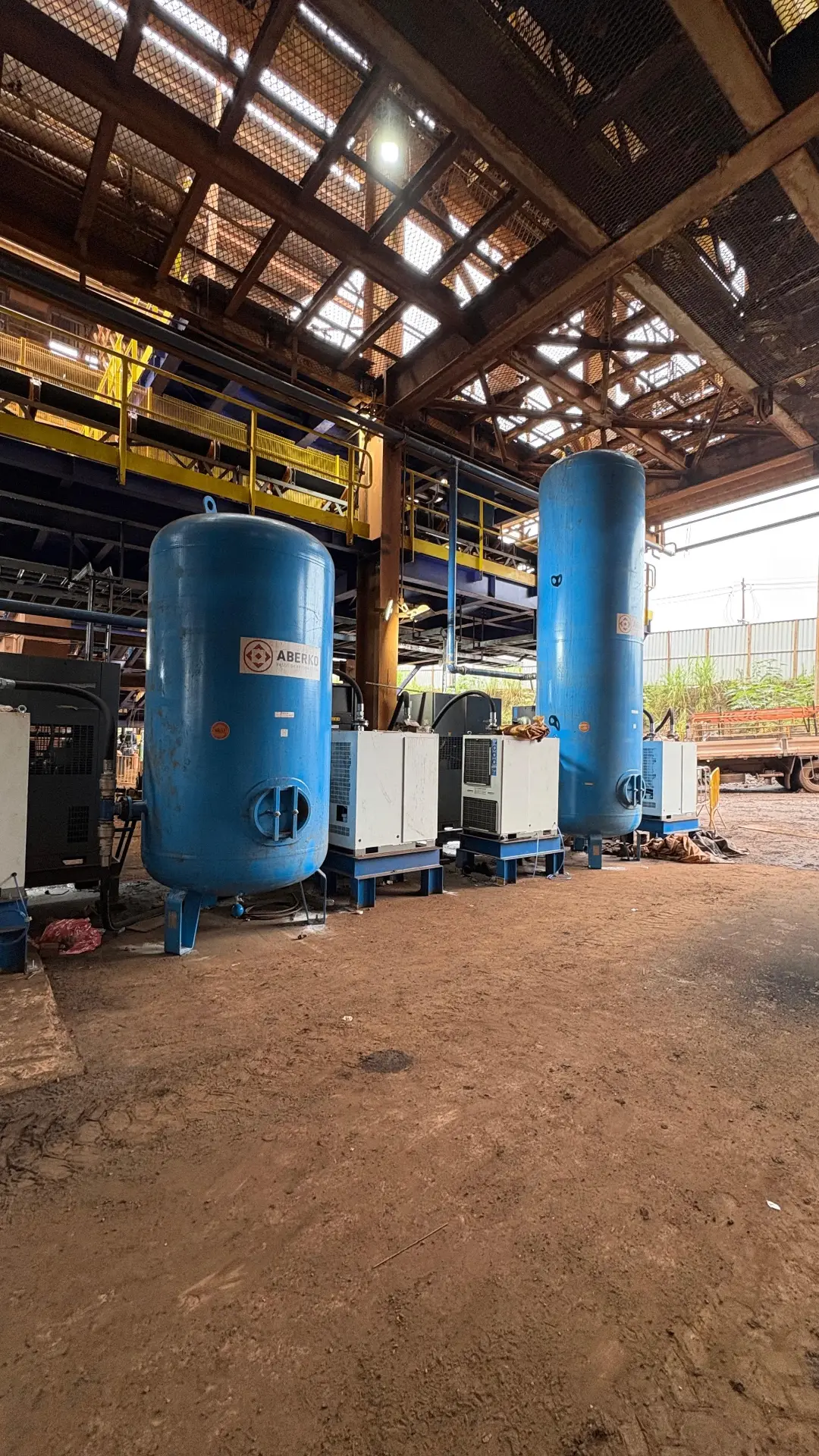 Vasos de pressão industriais em inspeção NR13